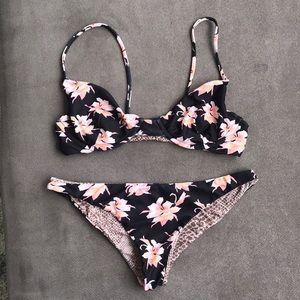 acacia set - has some snags but good condition